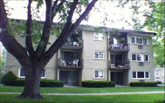 1600 W Chase Ave Apartments