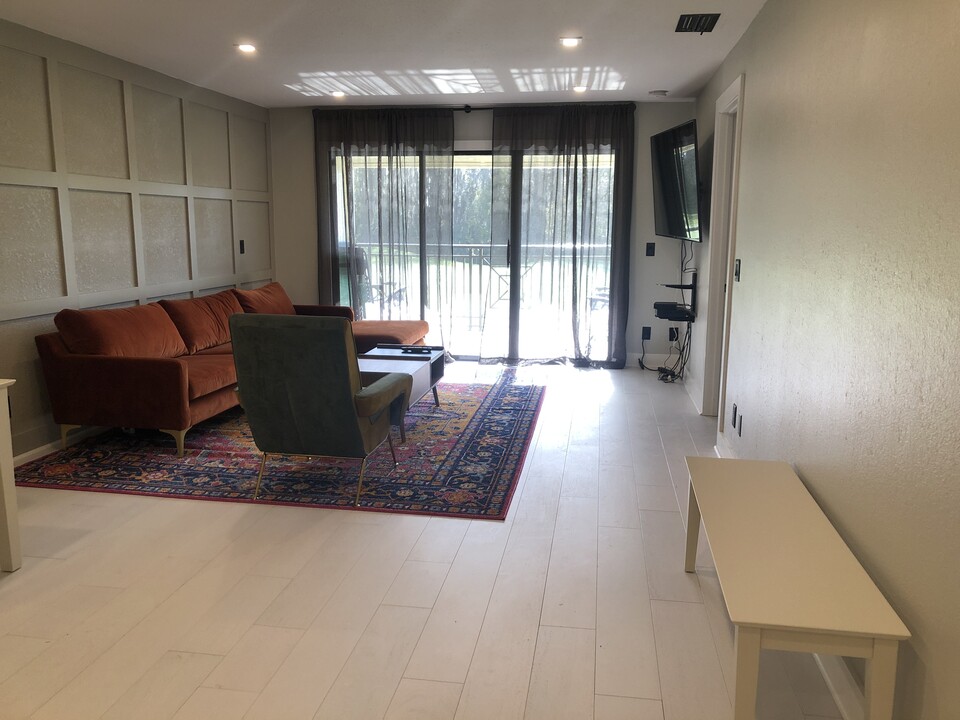 29254 Bay Hollow Dr, Unit 3252 in Zephyrhills, FL - Foto de edificio
