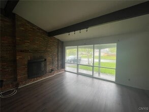 224 Blackberry Rd in Liverpool, NY - Building Photo - Building Photo