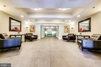 545 E Braddock Rd in Alexandria, VA - Foto de edificio - Building Photo