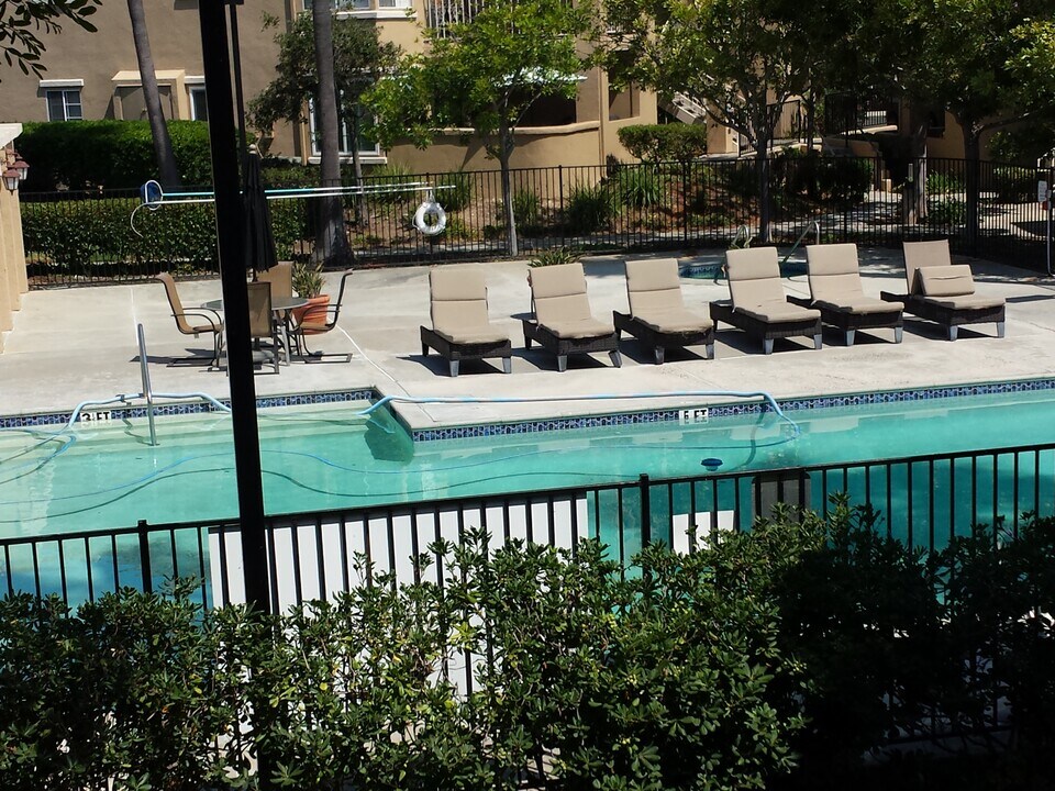 7319 Calle Cristobal, Unit Canyon Park Villas in San Diego, CA - Building Photo