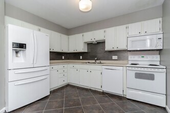 613 Plaza Dr in Junction City, KS - Building Photo - Building Photo