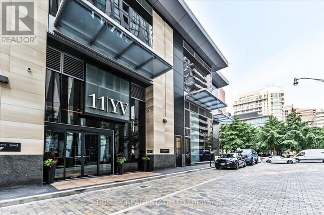 11-4711 Yorkville Ave in Toronto, ON - Building Photo - Building Photo