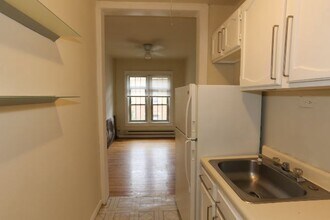 629.5 W Barry Ave in Chicago, IL - Building Photo - Building Photo