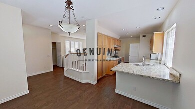 35 Avanzare in Irvine, CA - Building Photo - Building Photo