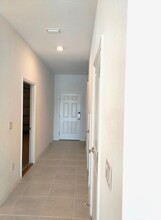 2403 Paravane Wy in Wesley Chapel, FL - Building Photo - Building Photo