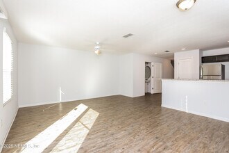 580 Eiseman Wy in Jacksonville, FL - Building Photo - Building Photo