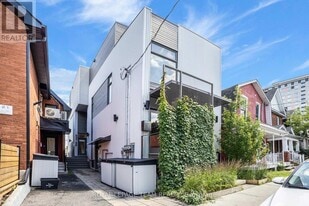 125 Carruthers Ave in Ottawa, ON - Building Photo