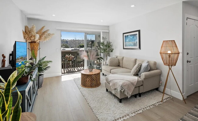 property at 432 Edgehill Ln