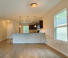 8275 Maple St in Jacksonville, FL - Building Photo - Building Photo