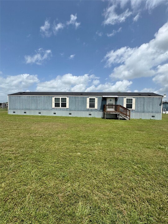 7405 New Church Cemetery Rd in Hearne, TX - Building Photo