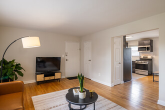 Highland Manor Apartments in Highland Park, NJ - Building Photo - Interior Photo