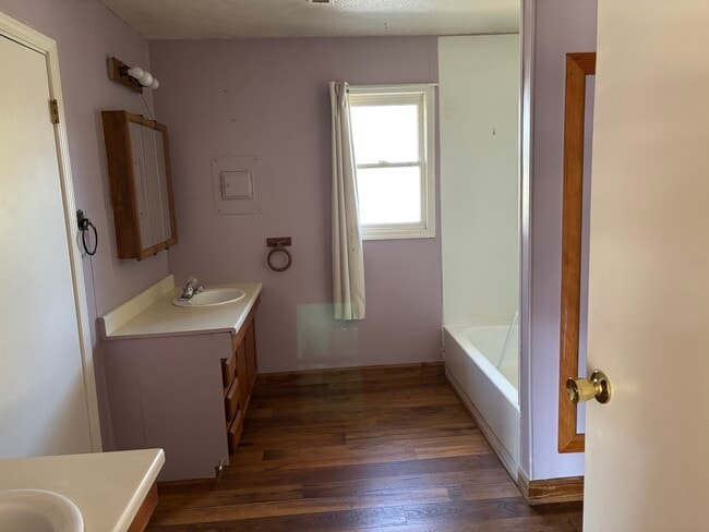 4872 Byron Dr, Unit Upstairs in Vassar, MI - Building Photo - Building Photo