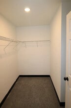 The Landings on Cedar Cross in Dubuque, IA - Foto de edificio - Building Photo