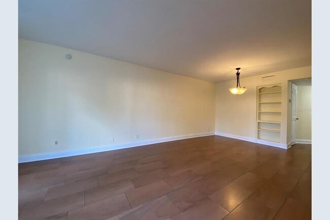 2432 Lemon Tree Ln, Unit B in Orlando, FL - Foto de edificio - Building Photo