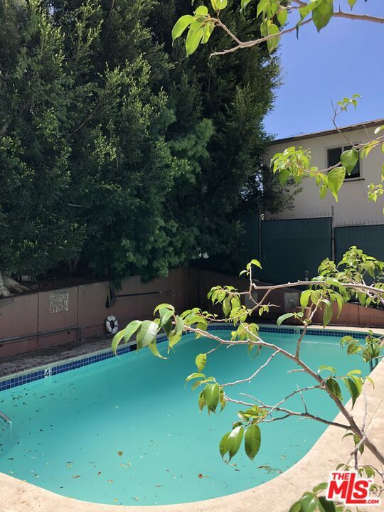 540 Kelton Ave in Los Angeles, CA - Building Photo - Building Photo