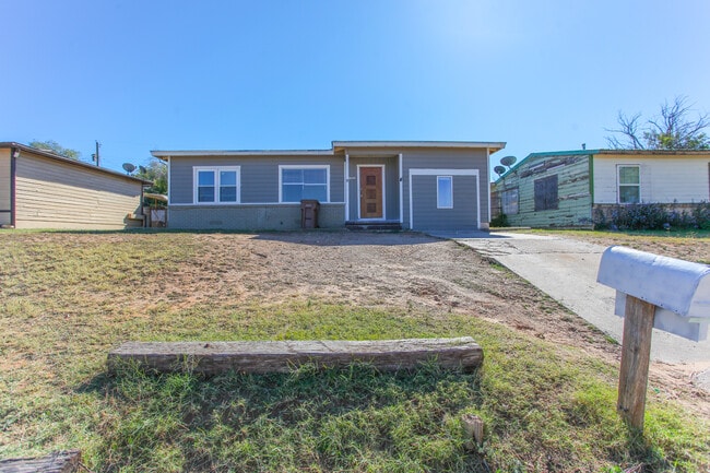 property at 1506 Kentucky Way