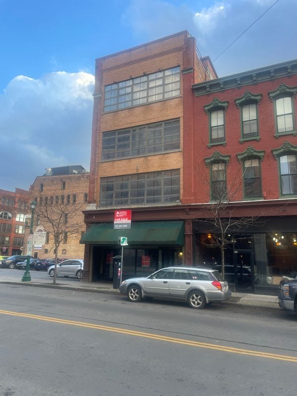 110 Walton St in Syracuse, NY - Foto de edificio - Building Photo