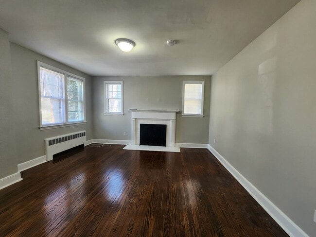 383 Newhall St, Unit 1 in New Haven, CT - Foto de edificio - Building Photo