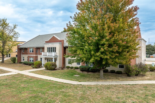 Nemitz Hall in Mount Pleasant, IA - Building Photo - Building Photo