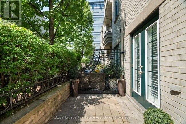 1 Baxter St in Toronto, ON - Building Photo - Building Photo