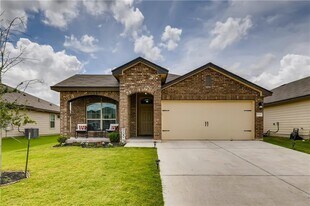 111 Lillian Dr in Taylor, TX - Building Photo