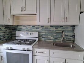 148 Vanderburgh Ave, Unit 148B Vanderburgh in Rutherford, NJ - Building Photo