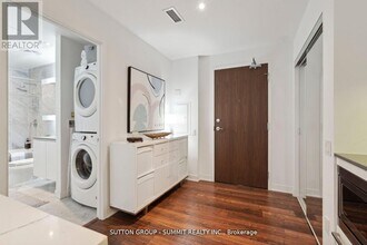 90 Queens Wharf Rd in Toronto, ON - Building Photo - Building Photo