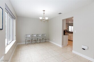 9836 Russett Wood Cir in Las Vegas, NV - Building Photo - Building Photo