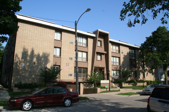 Campus Community Apartments in Milwaukee, WI - Building Photo - Primary Photo