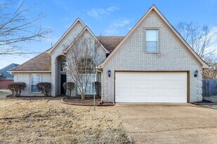 15 Oakland Woods Cove in Oakland, TN - Building Photo