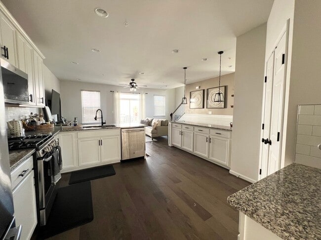 3501 Landing Way