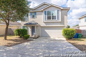 423 Golden Walk in San Antonio, TX - Building Photo