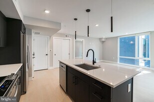 6604 Ridge Ave, Unit 301 in Philadelphia, PA - Building Photo