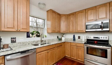 15072 Barkwood Dr in Woodbridge, VA - Building Photo - Building Photo