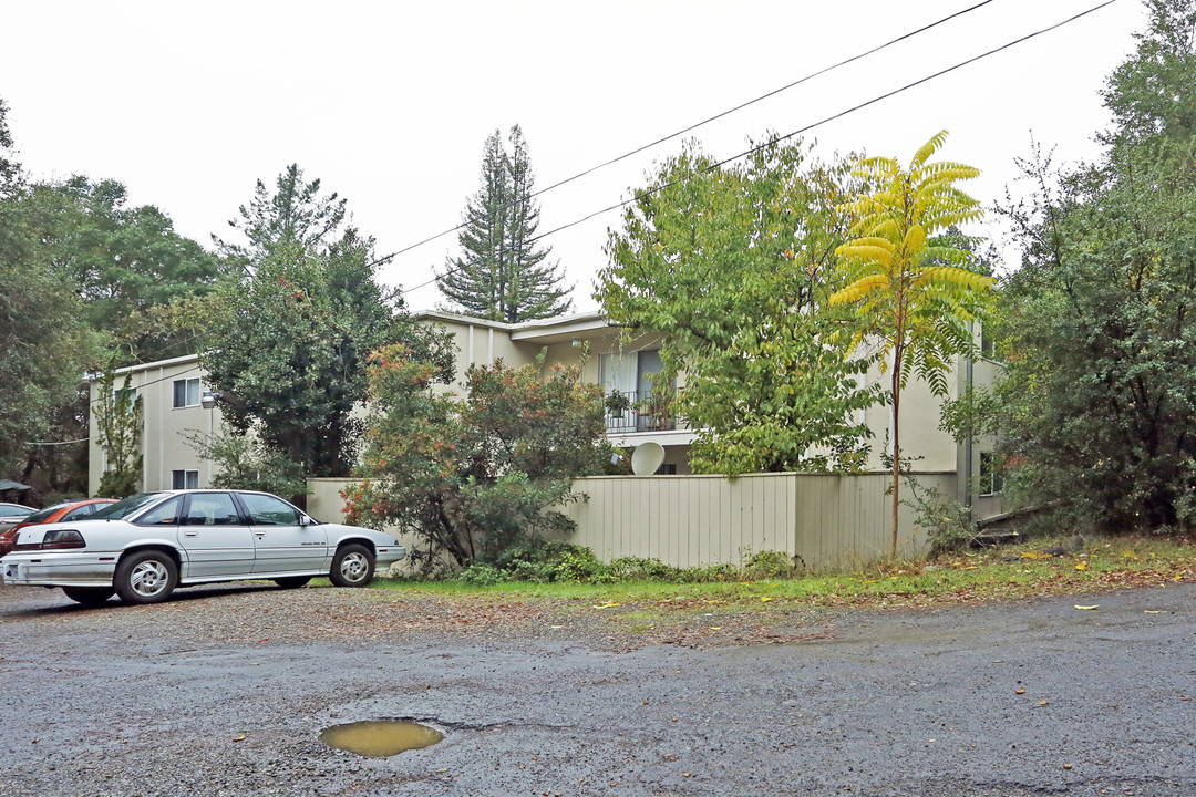 Woodglen Apartments in Santa Rosa, CA - Building Photo