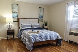 Danker Village in Albany, NY - Foto de edificio - Building Photo