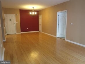224 Breeders Cup Dr in Cherry Hill Township, NJ - Building Photo - Building Photo