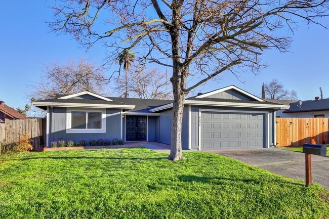 property at 8332 Villaview Dr