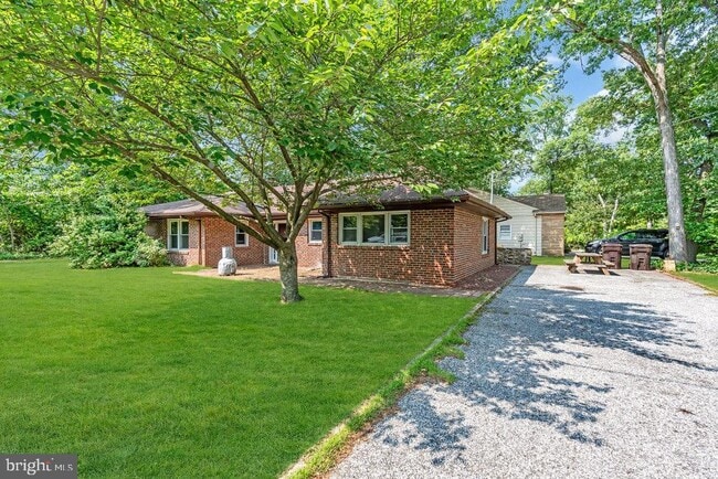 property at 27 Litle Ave