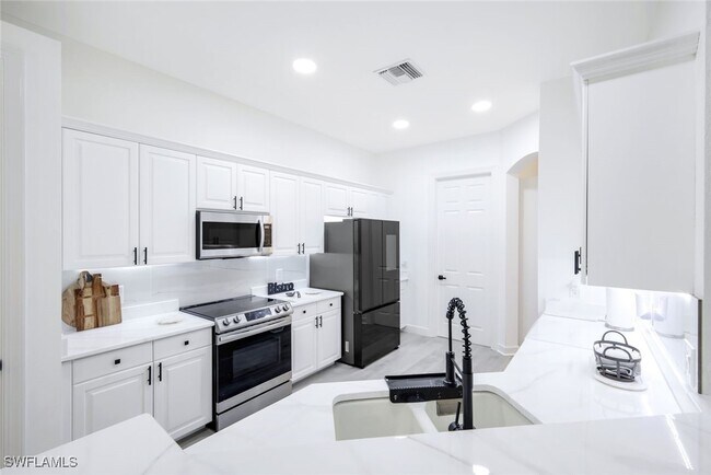 16188 Parque Ln in Naples, FL - Building Photo - Building Photo