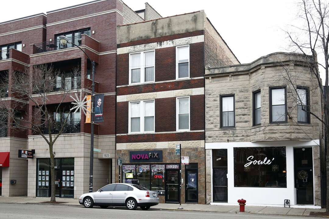 1927 W Chicago Ave in Chicago, IL - Foto de edificio