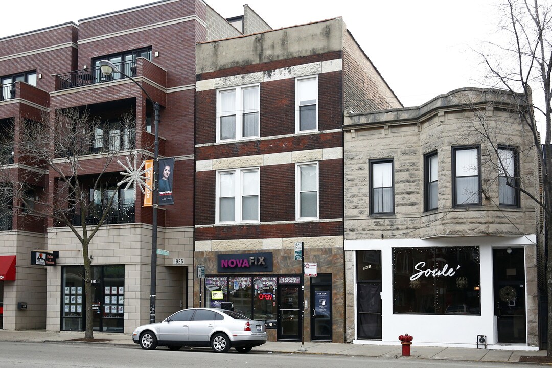 1927 W Chicago Ave in Chicago, IL - Building Photo