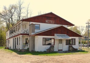 180 E Fairmount Ave in Lakewood, NY - Building Photo