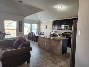 300 Briar Park Dr in Georgetown, TX - Building Photo - Building Photo