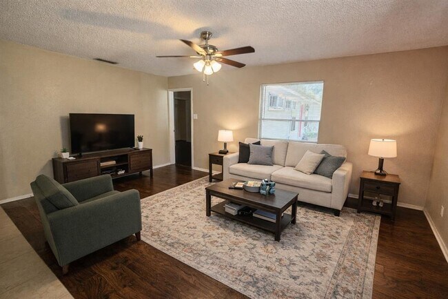 610 Genard St in Austin, TX - Building Photo - Building Photo