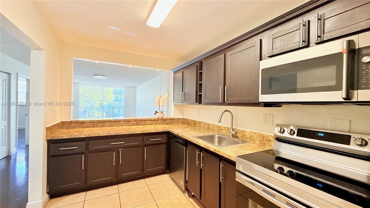 1465 NE 123rd St in North Miami, FL - Building Photo