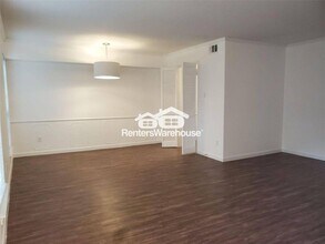 361 N Post Oak Ln in Houston, TX - Building Photo - Building Photo