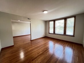 3905 W Schubert Ave, Unit #  01 in Chicago, IL - Foto de edificio - Building Photo