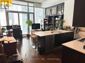 375 King St W in Toronto, ON - Building Photo - Building Photo